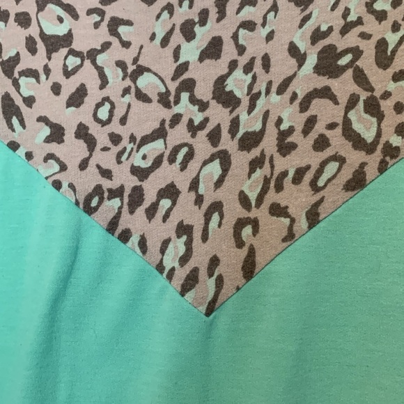 7th Ray Women's Leopard Print Top - Gray, Teal, and Cream 2x - Picture 2 of 5